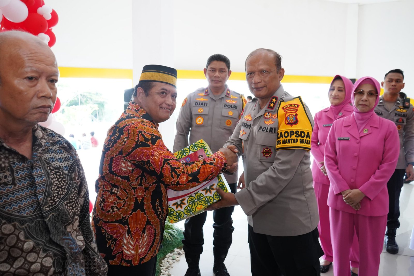 Sambut HUT Bhayangkara ke-78, Polda Kaltim Gelar Kegiatan Bakti Kesehatan