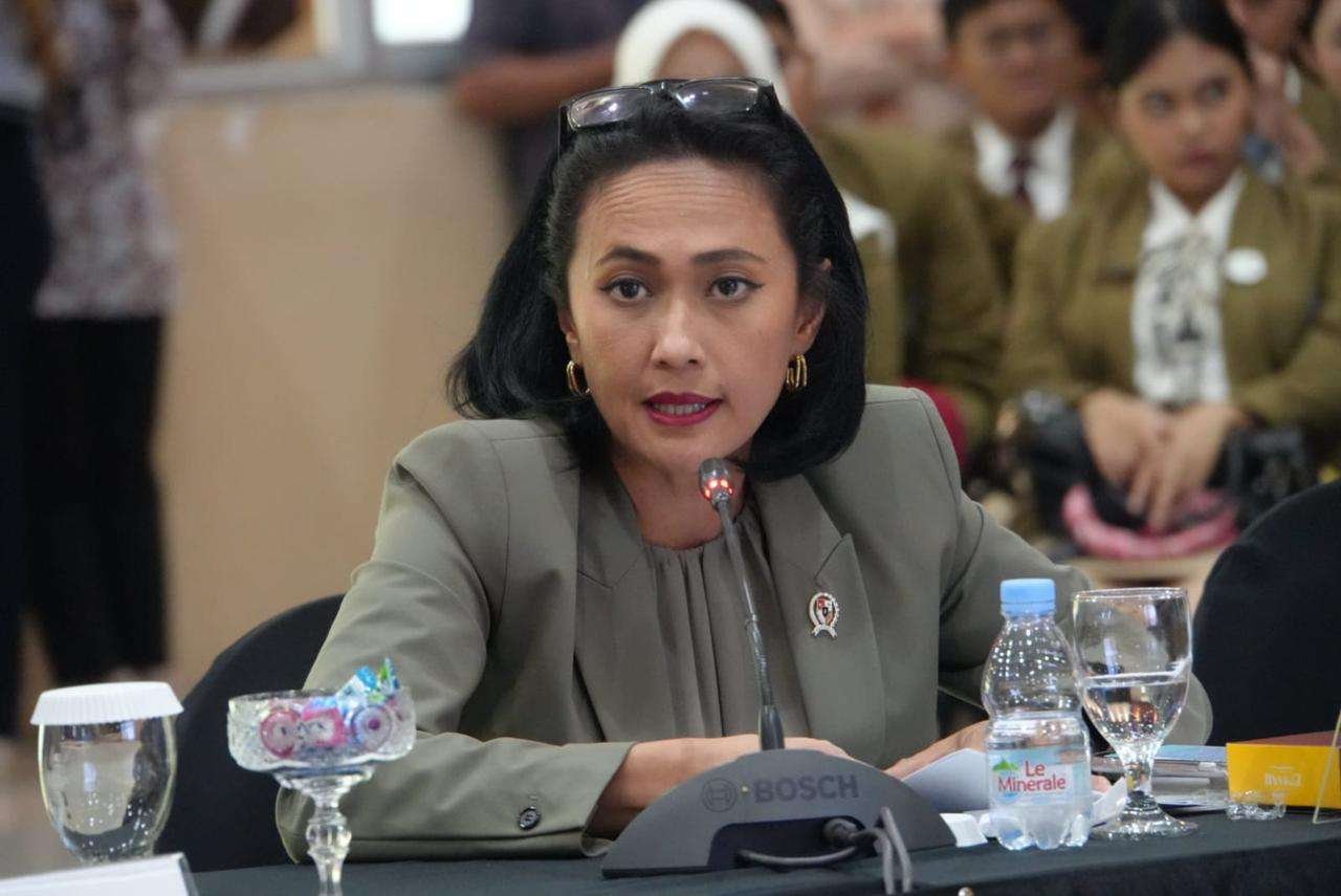Soal Tren #KaburAjaDulu, Wamen P2MI: Jangan Tergiur Iming-iming Bekerja Ilegal di Luar Negeri