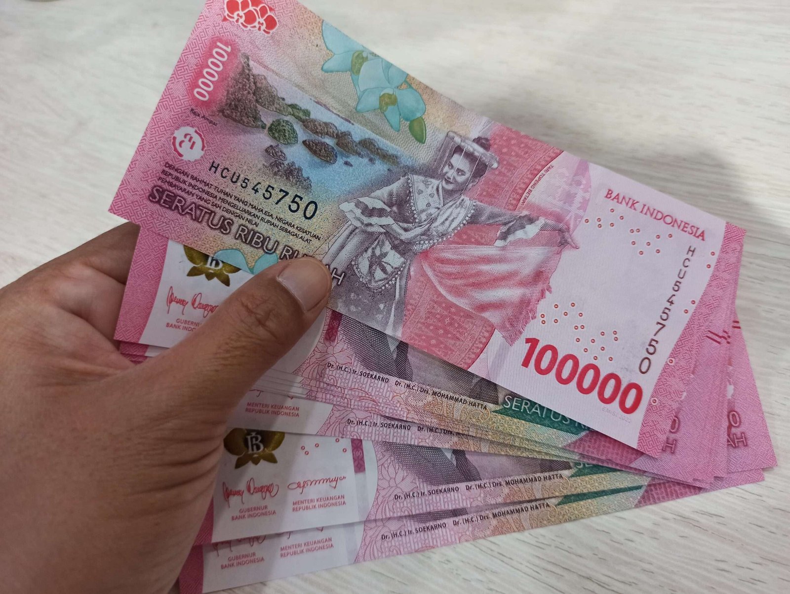 Program Prioritas Mulai Terealisasi, Rupiah Menguat Tipis