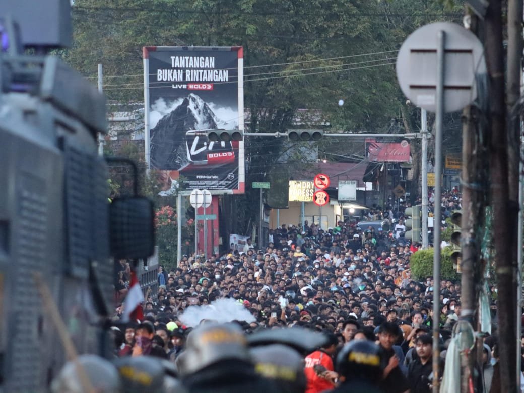 Dansat Brimob Dampingi Kapolda Kaltim Monitor Pengamanan Unjuk Rasa di Samarinda