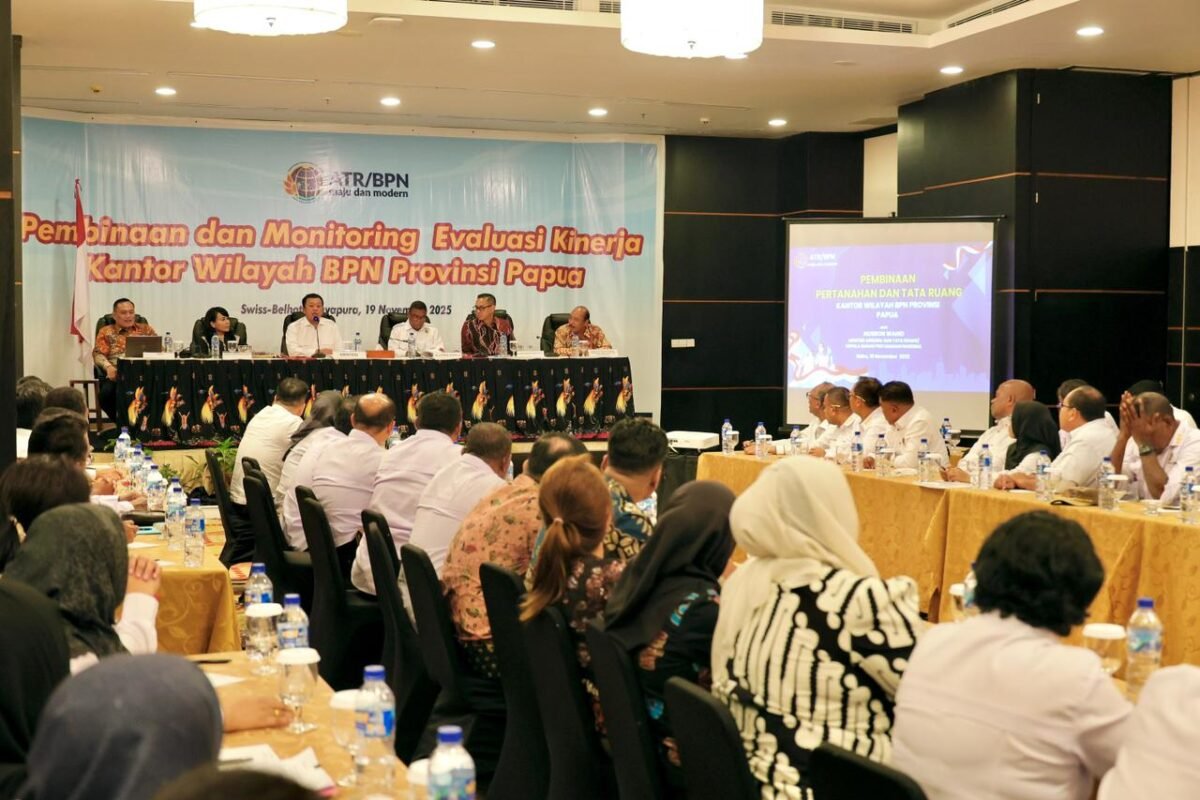 Pembinaan di Kanwil BPN Provinsi Papua, Menteri Nusron Perkuat Layanan Pertanahan: Semakin Sederhana, Semakin Baik