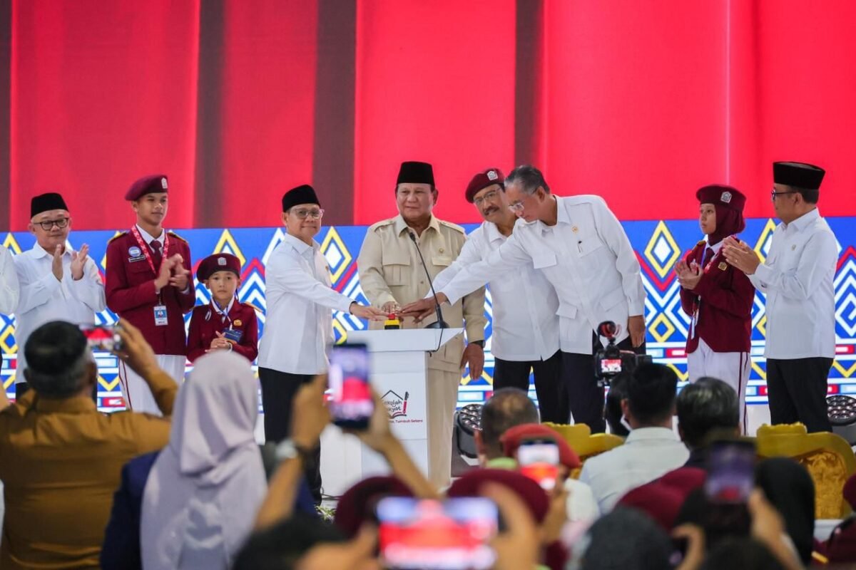 Ikuti Peluncuran 166 Sekolah Rakyat, Wamen Ossy: Setiap Anak Indonesia Berhak atas Pendidikan yang Layak